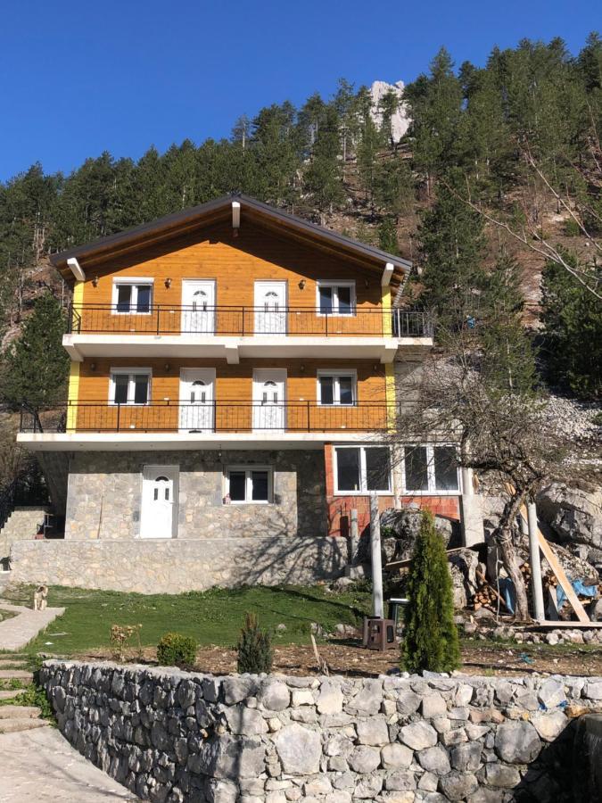 Bed and Breakfast Bujtina Brahim Selimaj Valbone Exterior foto