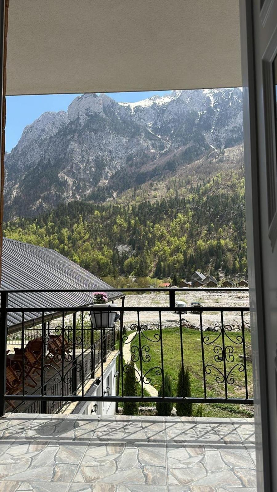 Bed and Breakfast Bujtina Brahim Selimaj Valbone Exterior foto