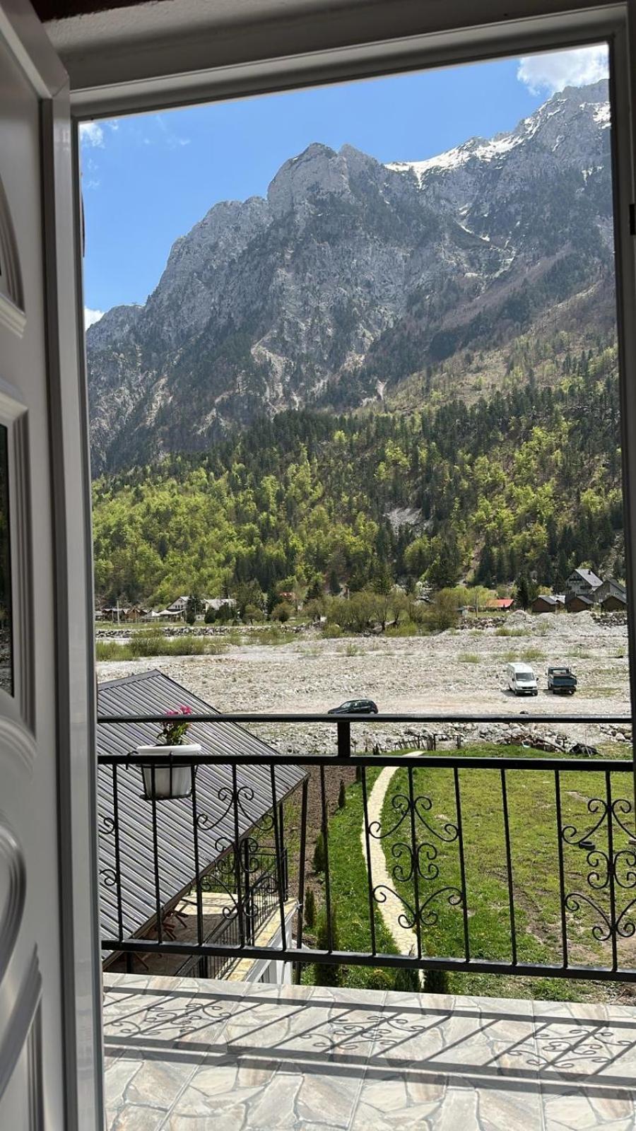 Bed and Breakfast Bujtina Brahim Selimaj Valbone Exterior foto