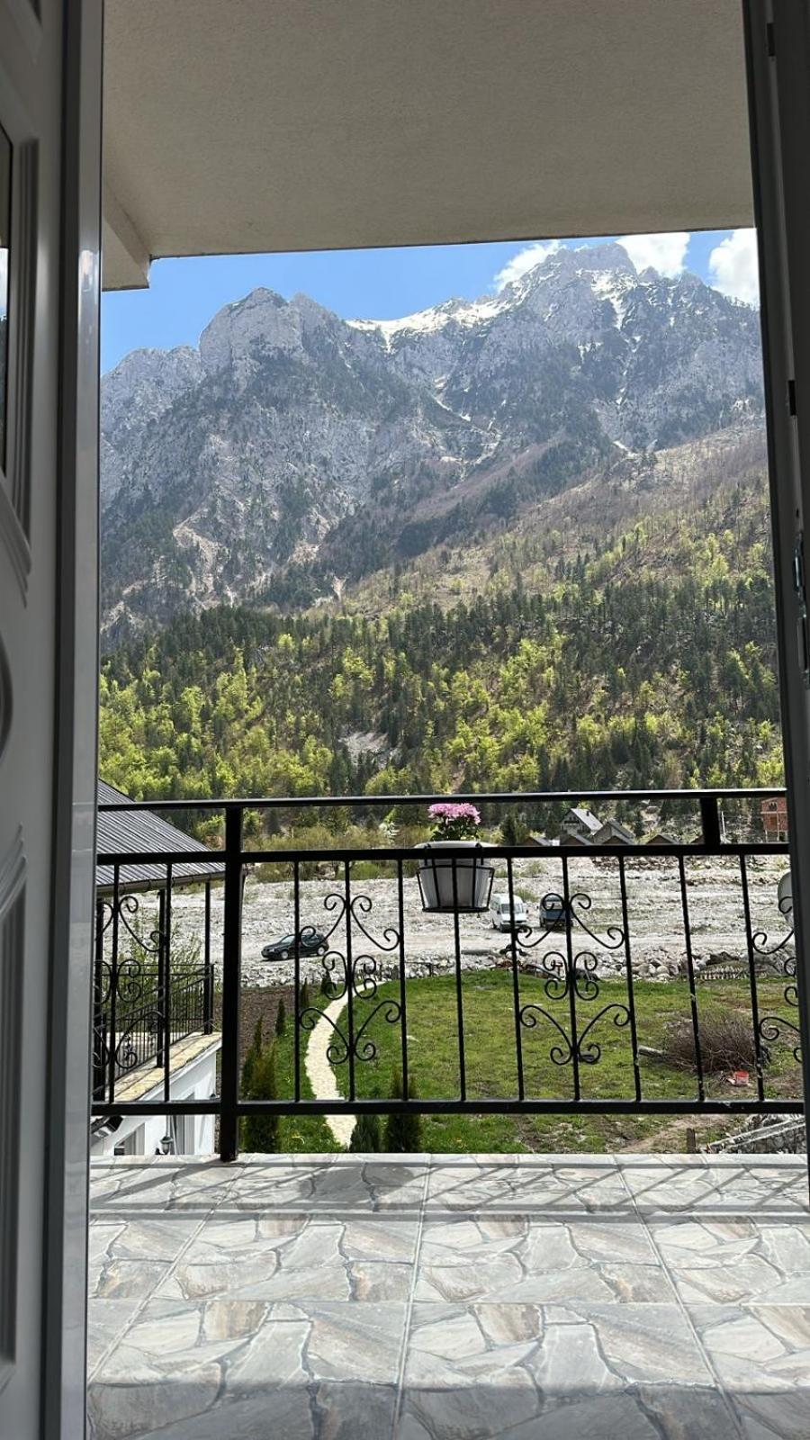 Bed and Breakfast Bujtina Brahim Selimaj Valbone Exterior foto